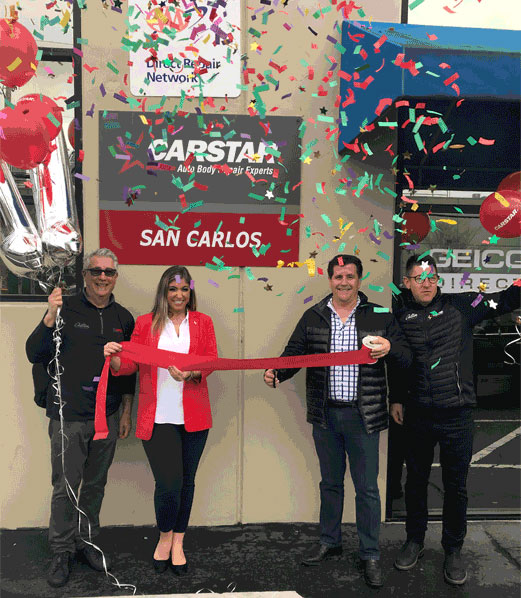 Célébrer une grande ouverture à San Carlos